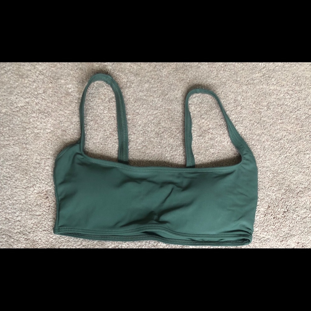 Bikini set.